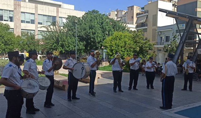 ΧΑΛΚΙΔΑ: Η Φιλαρμονική Ορχήστρα σκόρπισε μελωδίες στην πλατεία Δικαστηρίων